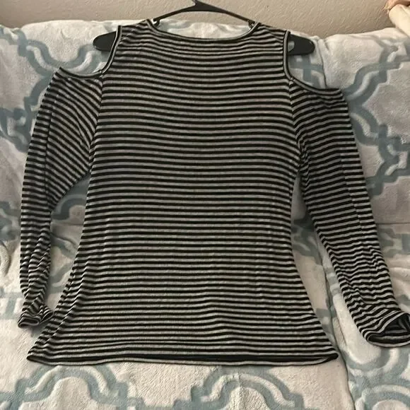 ***** 5 for $25 Philosophy Cold Shoulder Top - Picture 4 of 4